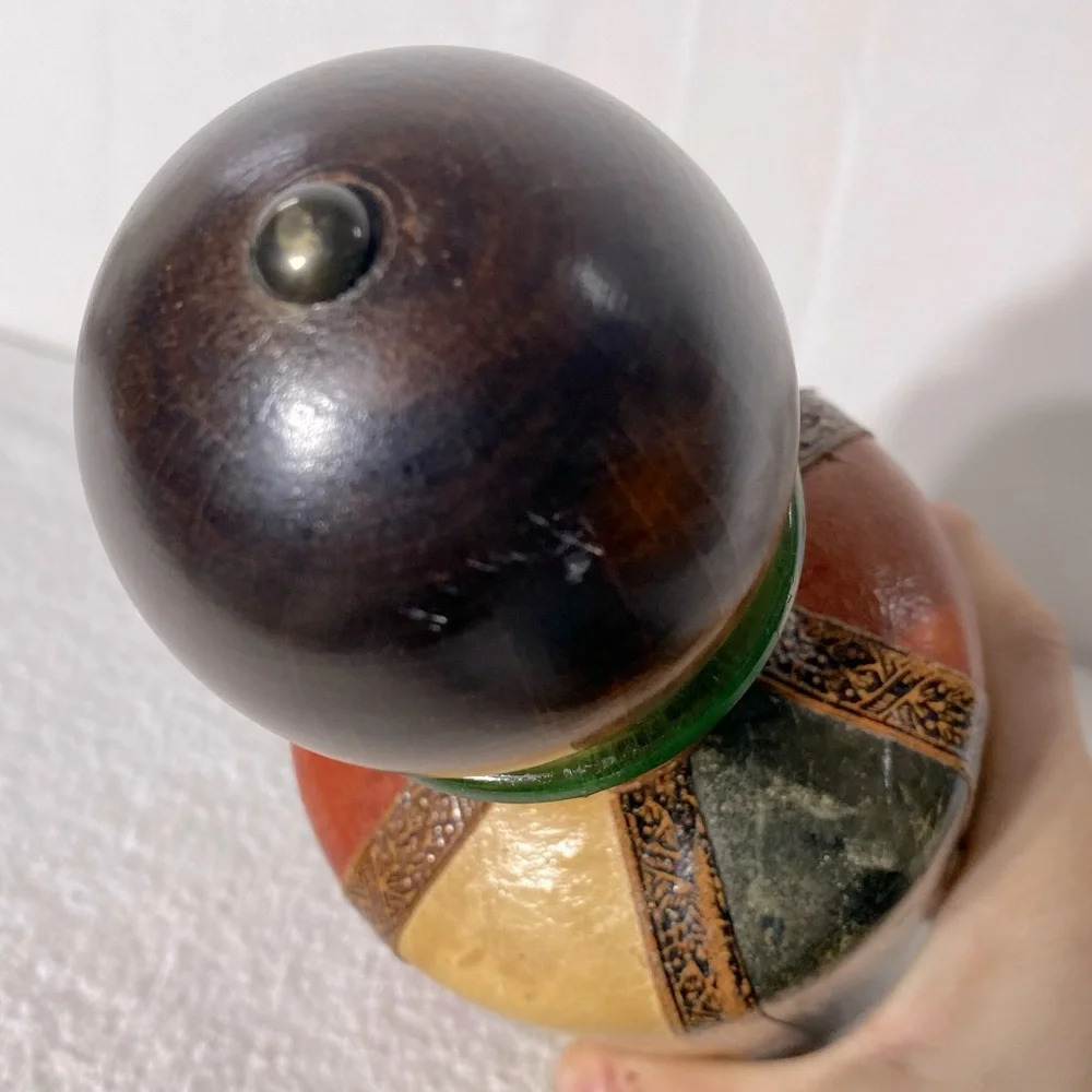 Vintage 1950s Italy Leather Wrapped Green Glass Decanter With Wooden Stopper - Picture 6 of 13